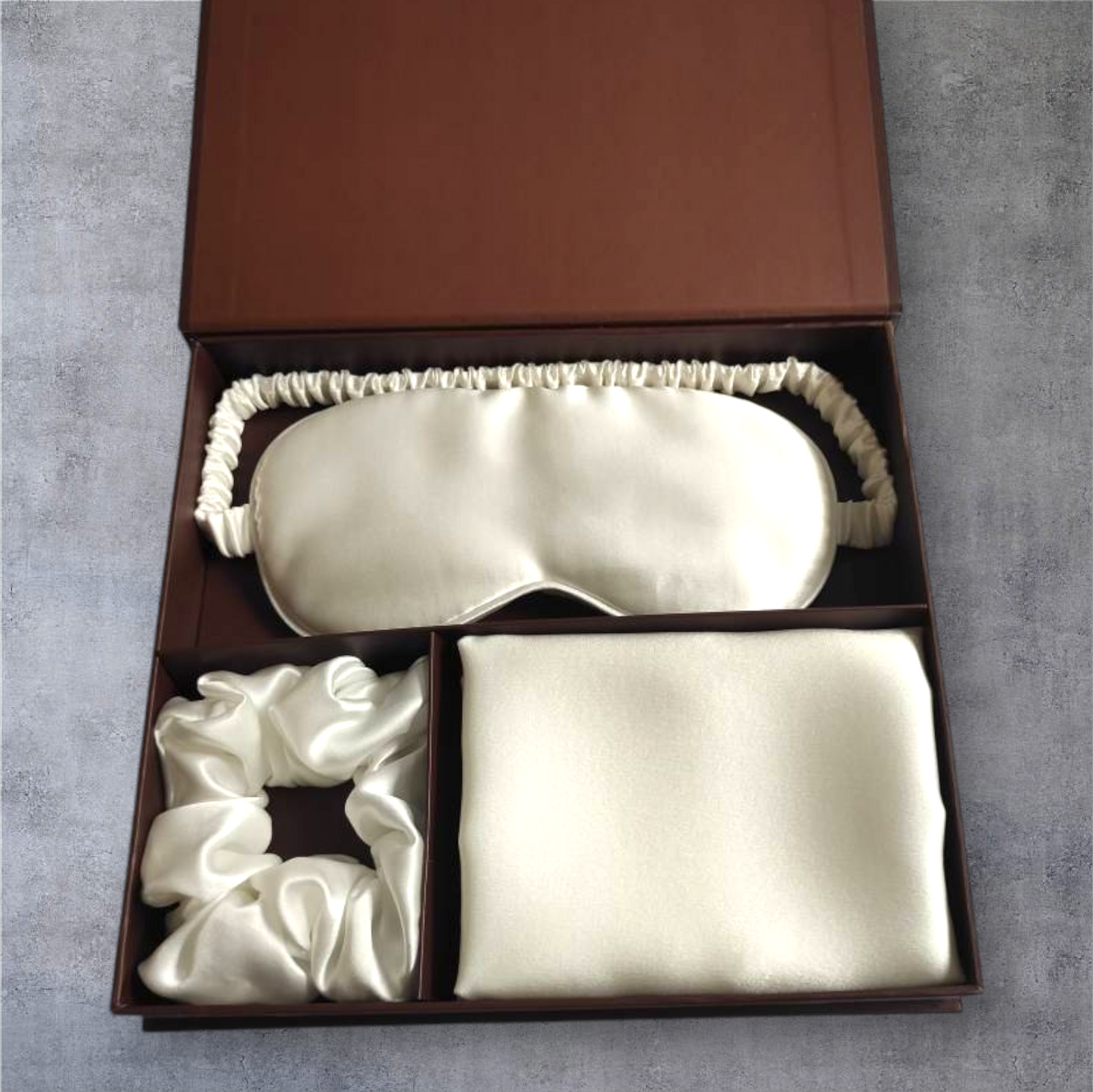 Mulberry silki gjafasett / 7 litir // Brúnn gjafakassi