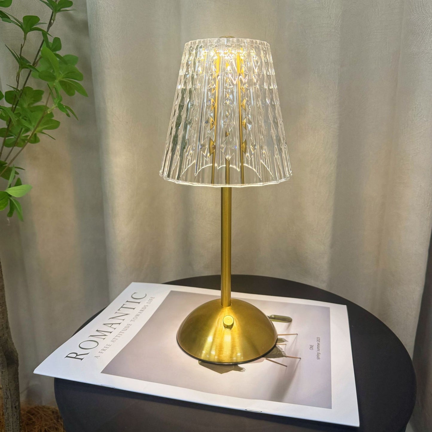 LED borðlampi / TD40B / 2 litir // FORPÖNTUN
